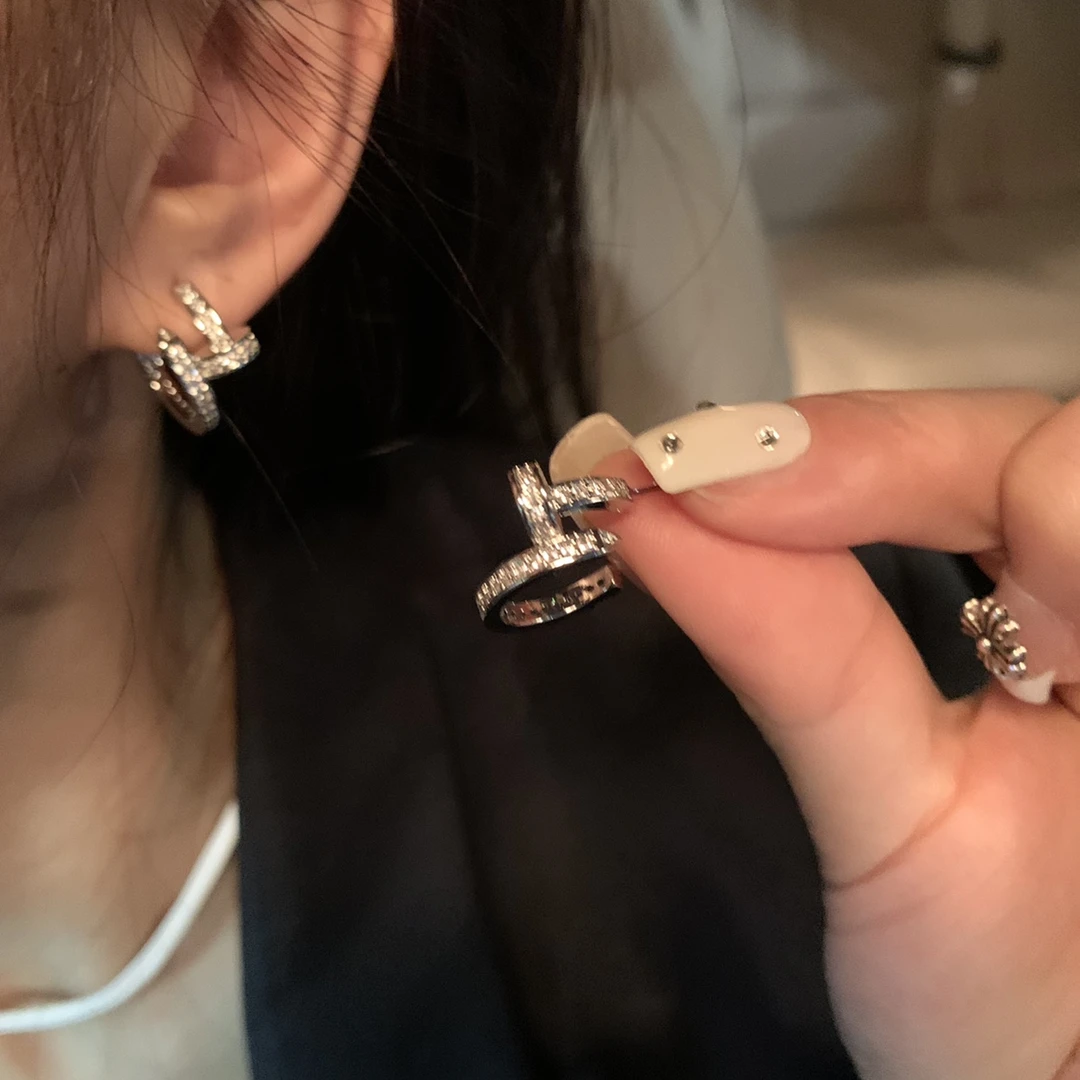 铜合金耳饰 高级感耳环轻奢高级感耳钉女韩系耳饰2024新款