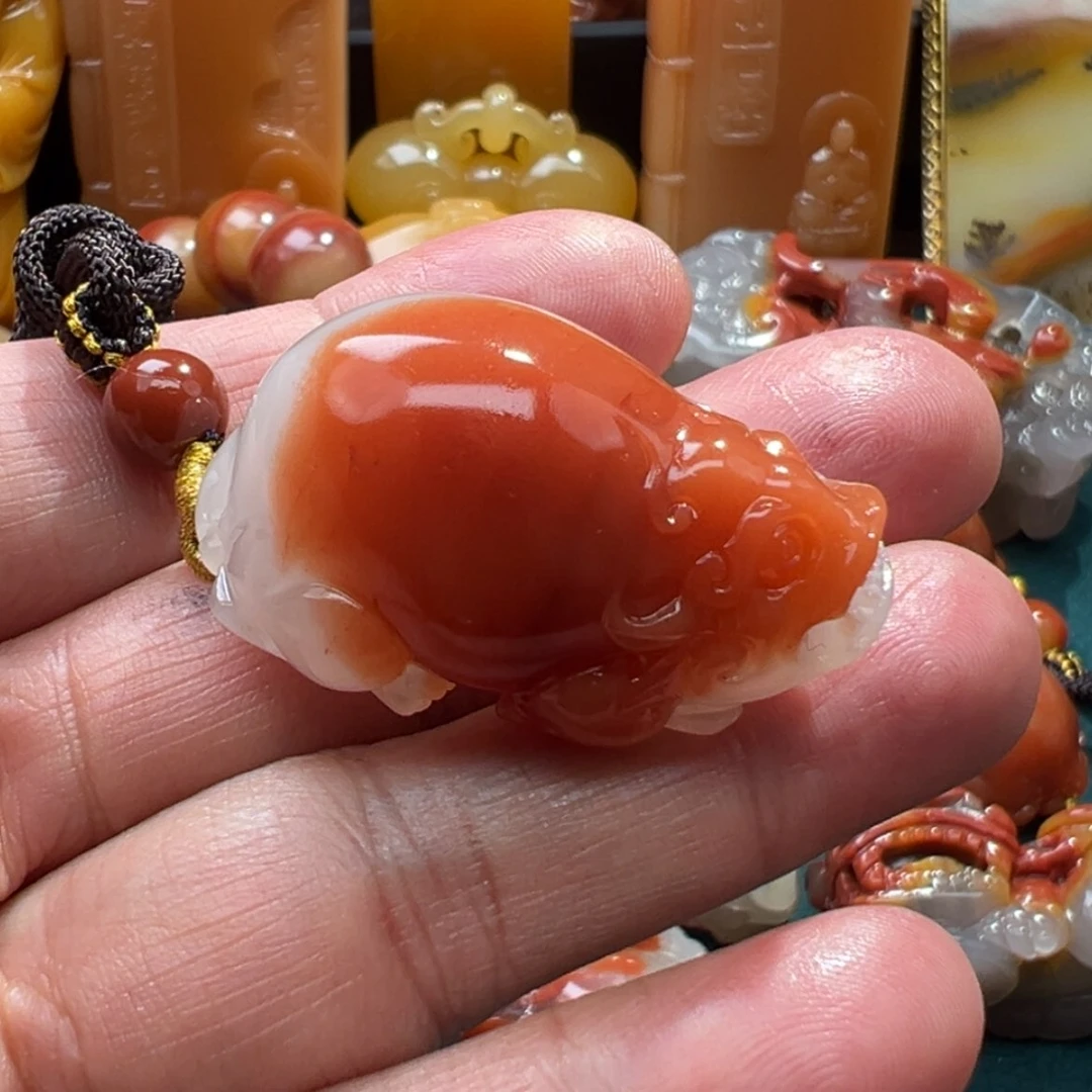 【闪购商品】石英质玉（黄龙玉）颈饰合金
