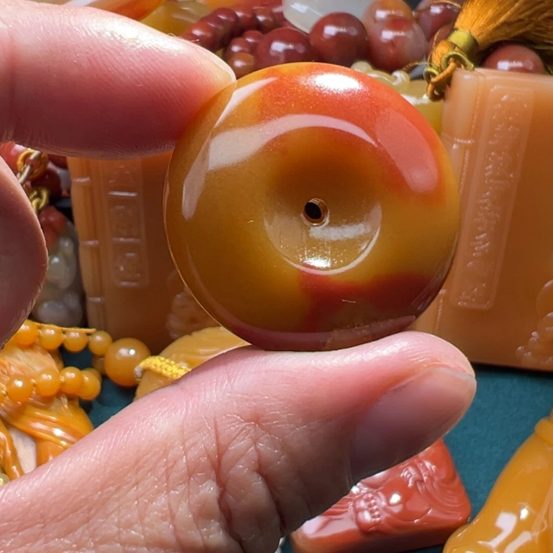 【闪购商品】石英质玉（黄龙玉）颈饰合金