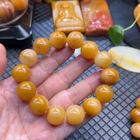 石英质玉（黄龙玉）颈饰未镶嵌
