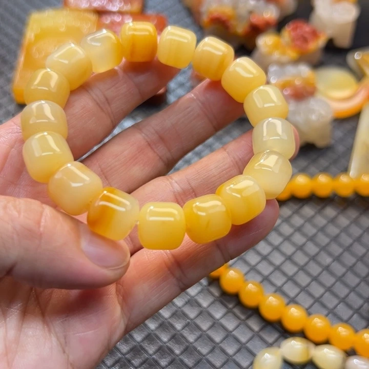 石英质玉（黄龙玉）颈饰未镶嵌