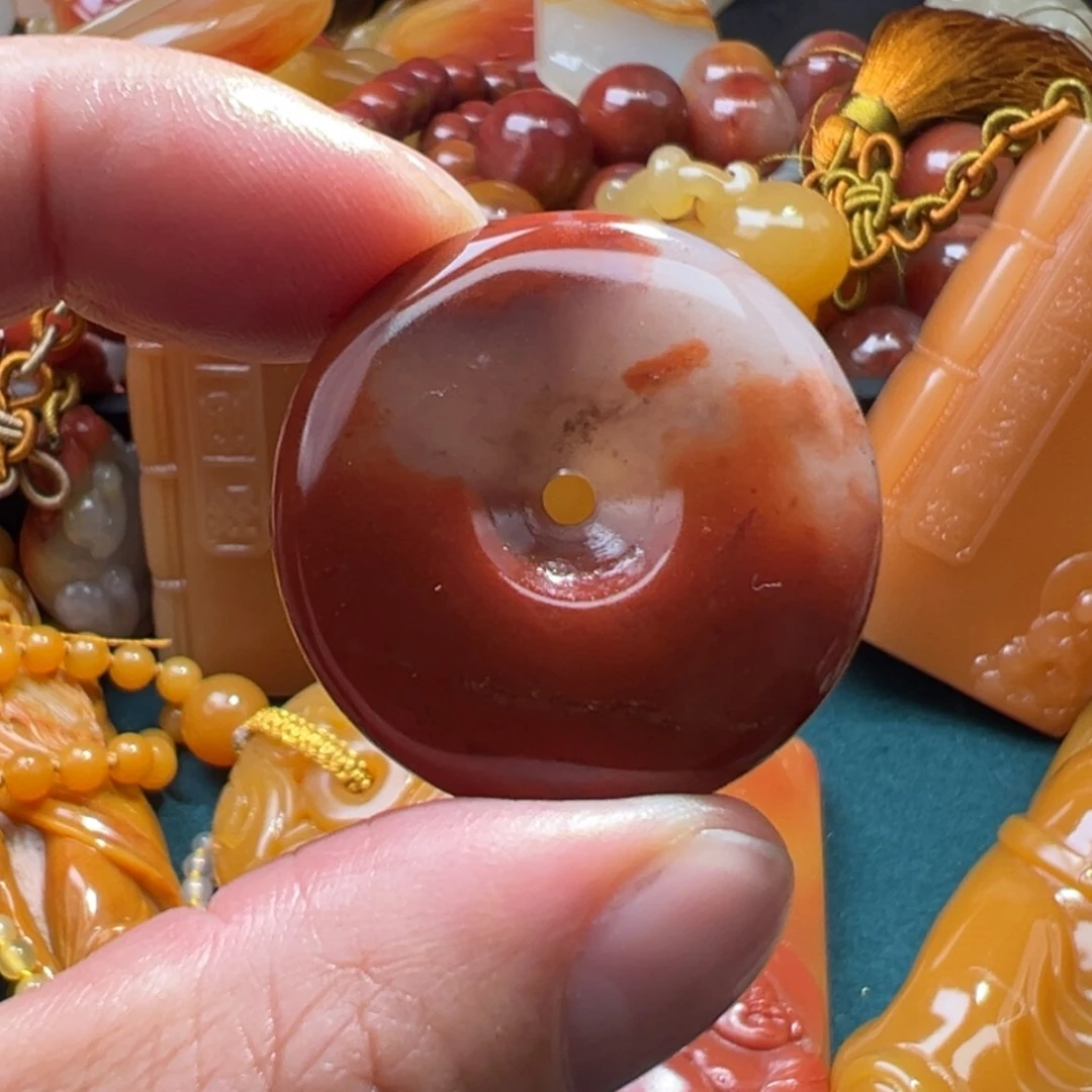 【闪购商品】石英质玉（黄龙玉）颈饰合金