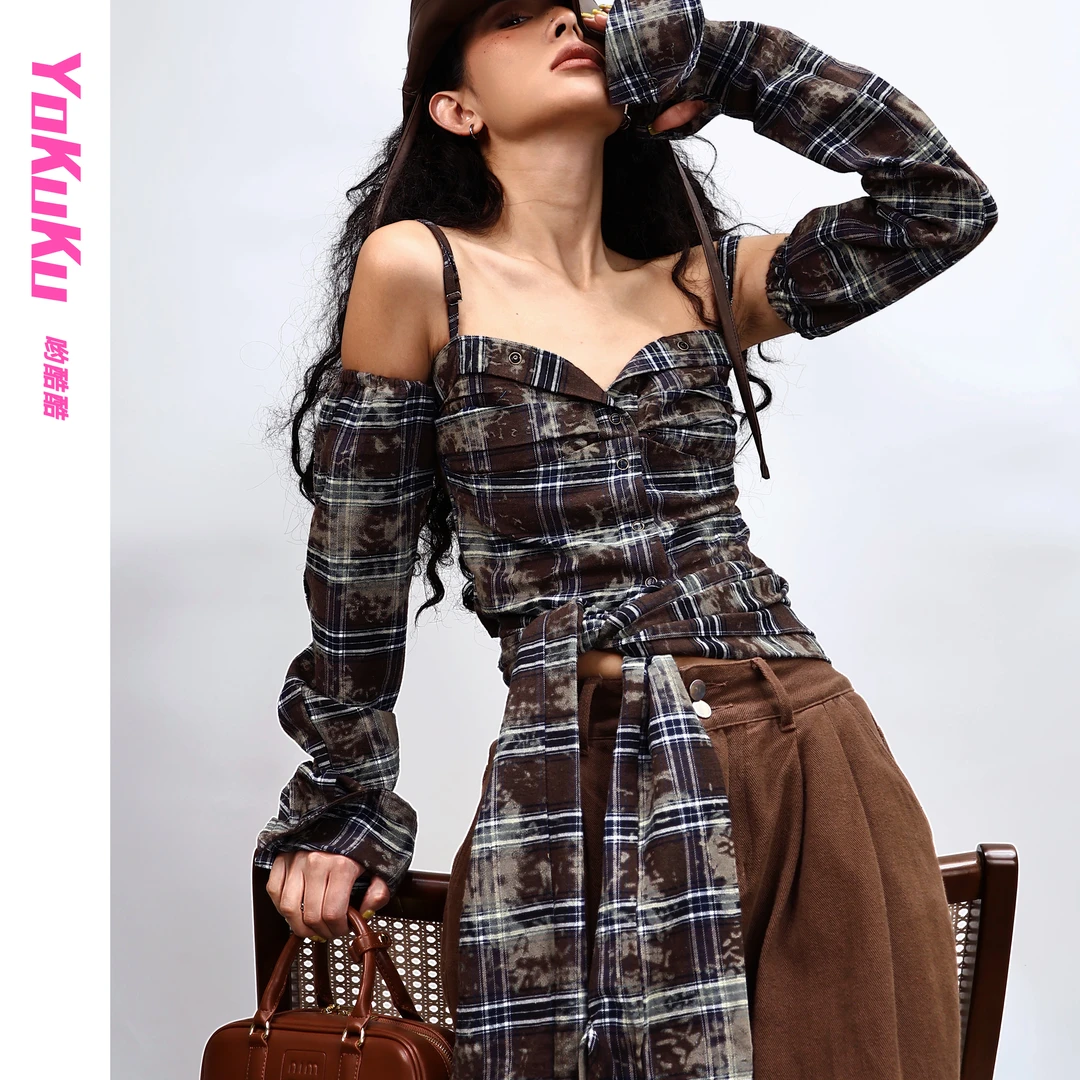 哟酷酷（方寸世界）春季新品酷拽多巴胺格子可拆卸吊带裹胸上衣