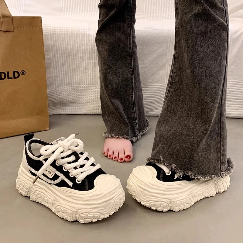 小白鞋女2025新款爆款百搭夏季薄款松糕厚底增高运动休闲帆布板鞋