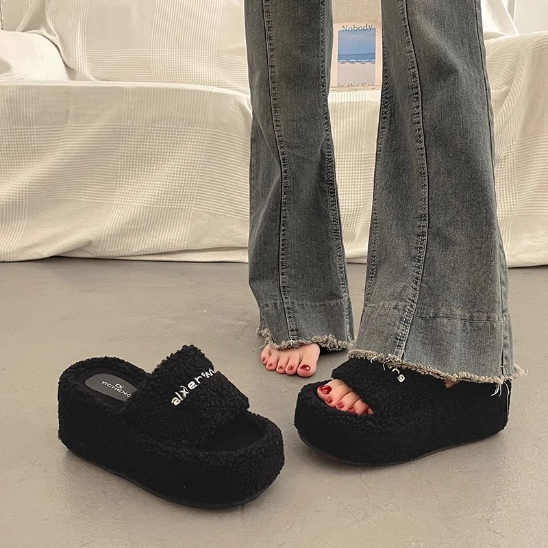 欧货增高厚底毛毛拖鞋女外穿高级感2025新款春秋季网红高跟一字拖