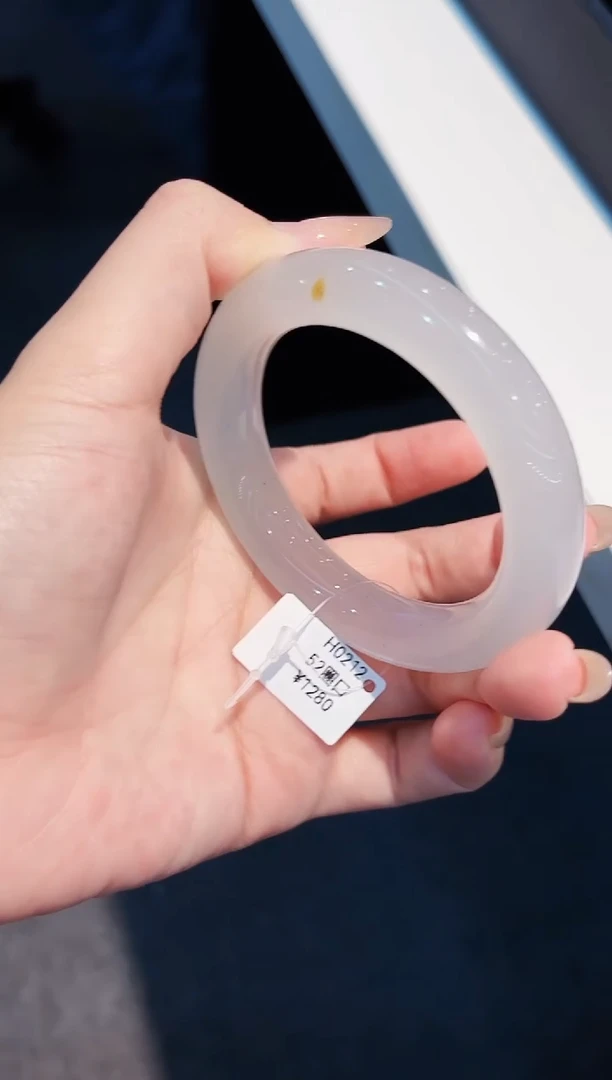 【闪购商品】石英质玉手镯未镶嵌0212