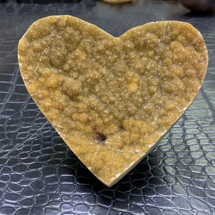 水晶爱心摆件未镶嵌