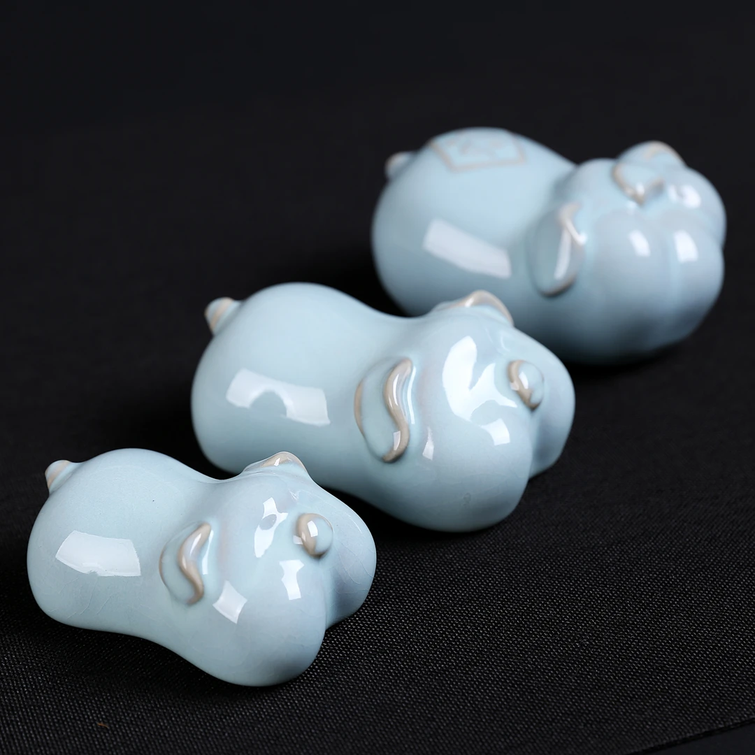 汝瓷茶宠天青原矿开片可养金丝铁线玛瑙入釉中式茶宠福猪家居摆件