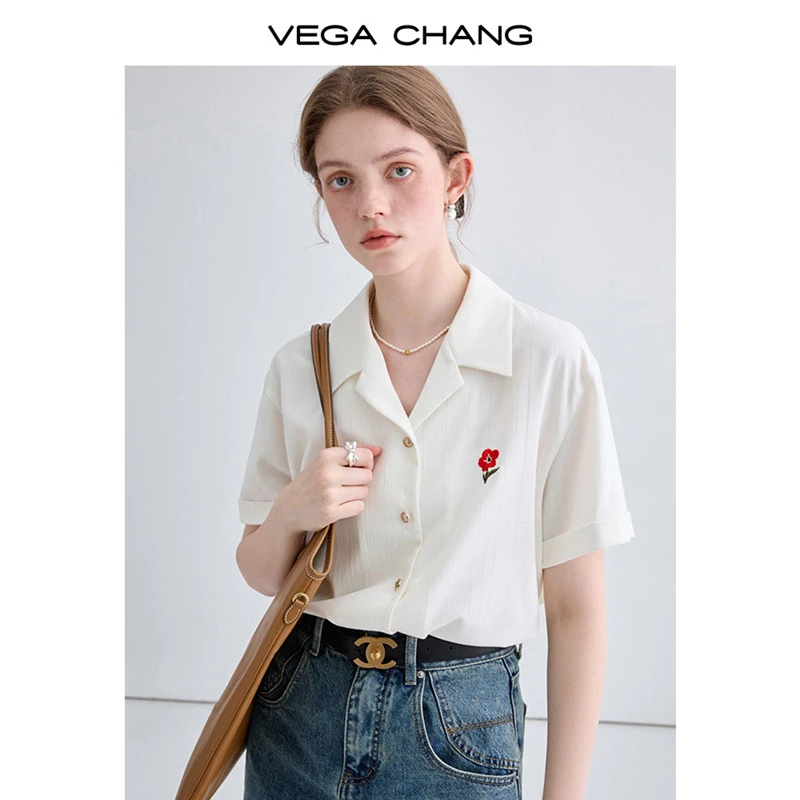 VEGA CHANG衬衫女2025年夏季新款新款经典竖条肌理少女感绣花小衫