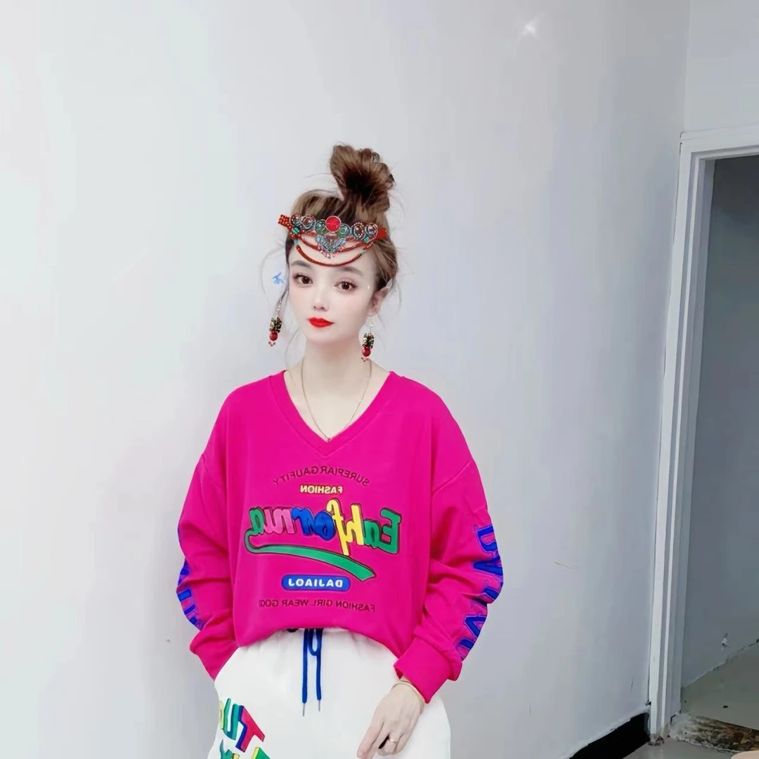 齐小姐秋季V领印印花时尚运动休闲宽松百搭减龄拼接洋气女士卫衣