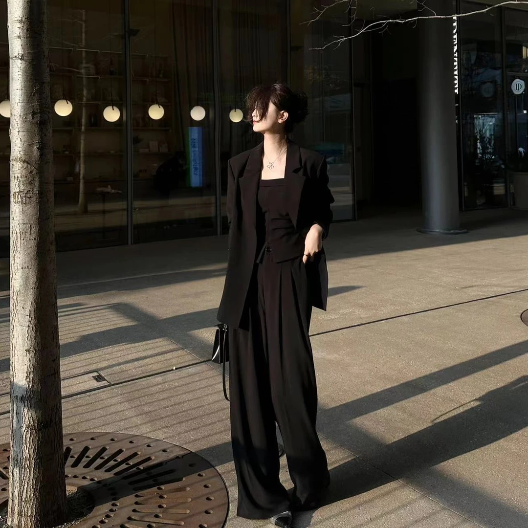 LUOZHIYIN/罗知音J19330Z西装长袖高腰时尚休闲黑色短外套