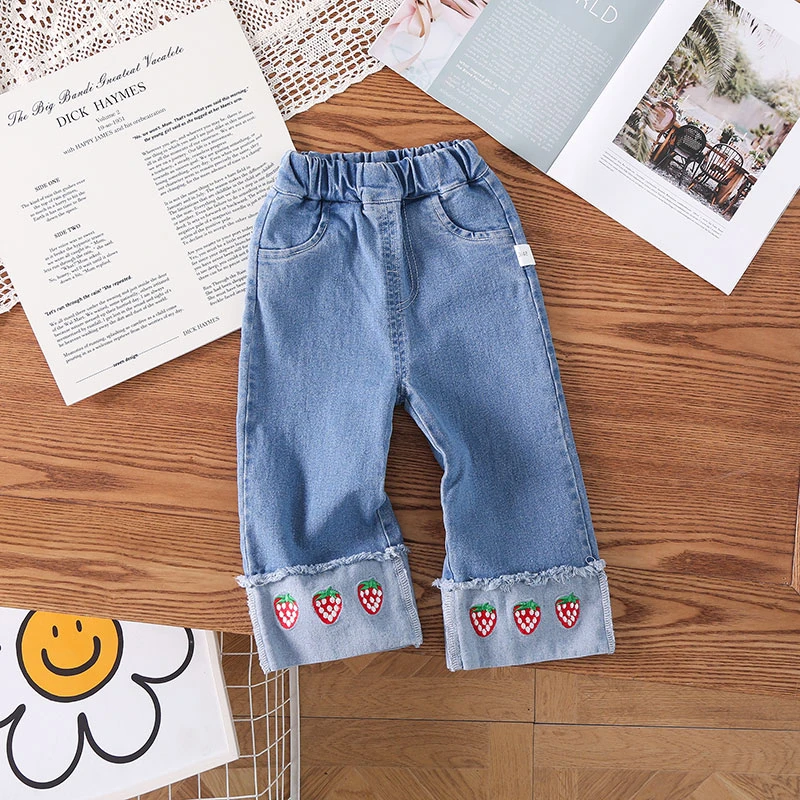 女童幼儿牛仔裤洋气女宝宝休闲牛仔裤女童裤子牛仔草莓直筒裤