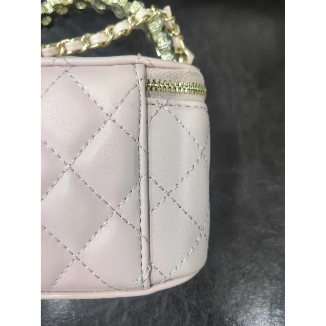 真好看啊~珍珠小盒子包包