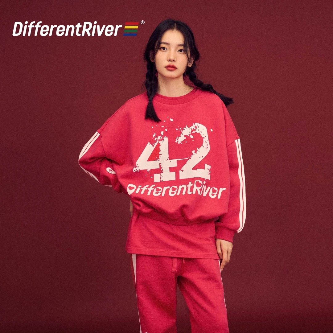 DifferentRiver2023秋冬季【假日2.0】蜜月系列-女款抓绒圆领卫衣