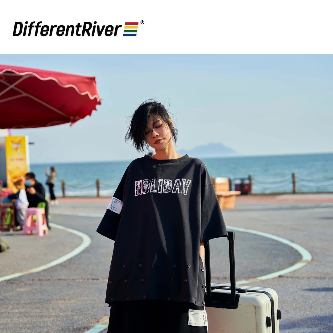 DifferentRiver夏季【假日】旅行系列-多纽扣廓形女款短袖