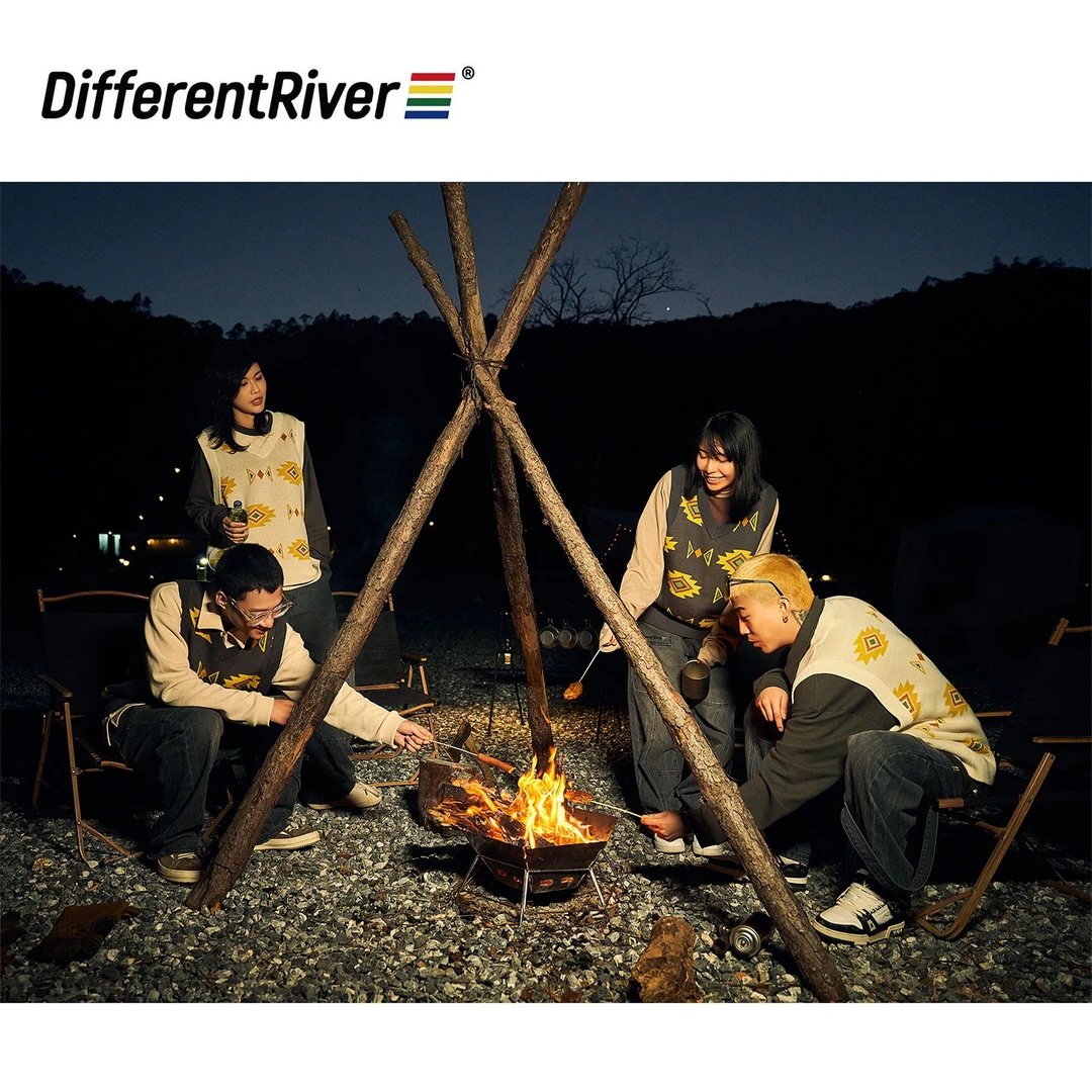 DifferentRiver2023春季【假日】露营系列-民族风V领叠穿毛线背心