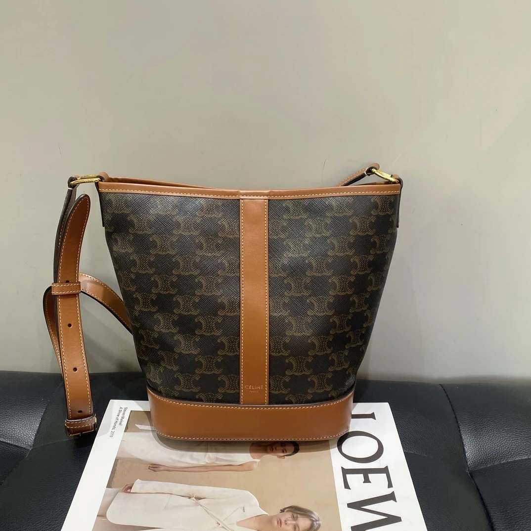 95新 Celine/思琳 老板放漏 Celine 赛琳水桶小号 0309