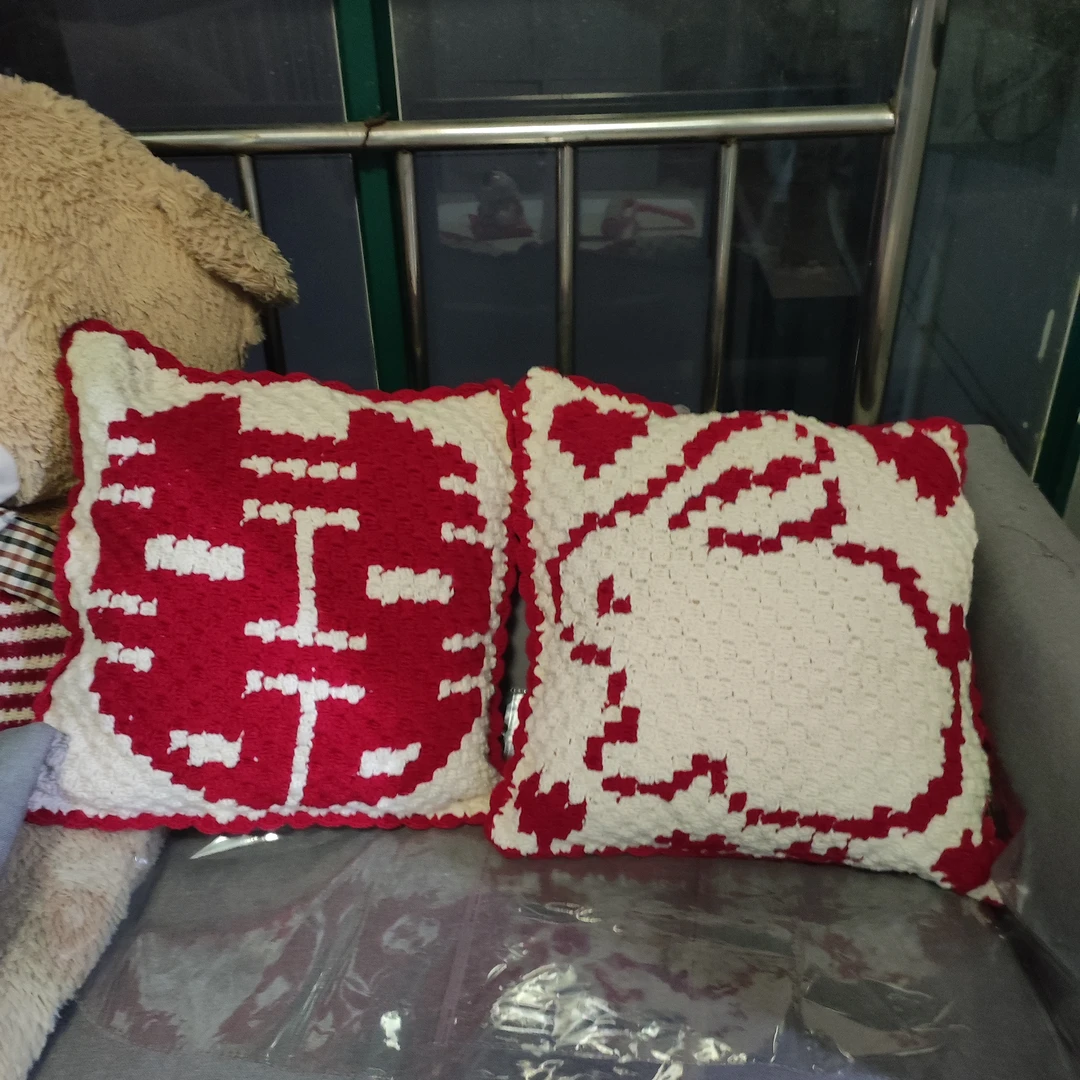 毛线钩织diy结婚喜子抱枕手工编织一对40厘米尺寸需提前一个月