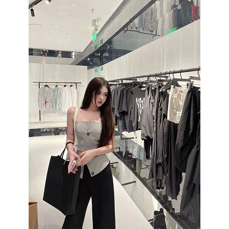 开春穿搭时尚气质女士春季新款辣妹短款抹胸上衣设计感宽松阔腿裤