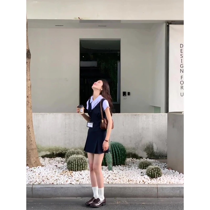 2024新款女士夏季学院风V领收腰显瘦背心短裙内搭短袖衬衫上衣