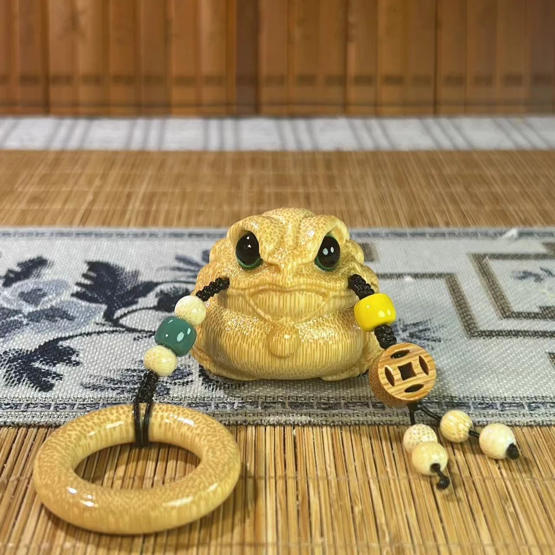 4.5鹰嘴带配饰金蟾 实心竹手把件