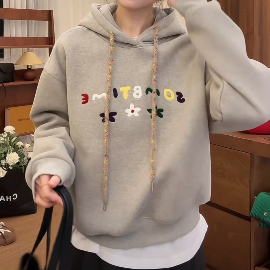 【彩带卫衣】加绒卫衣冬季女加厚刺绣字母连帽时尚设计感上衣-12134