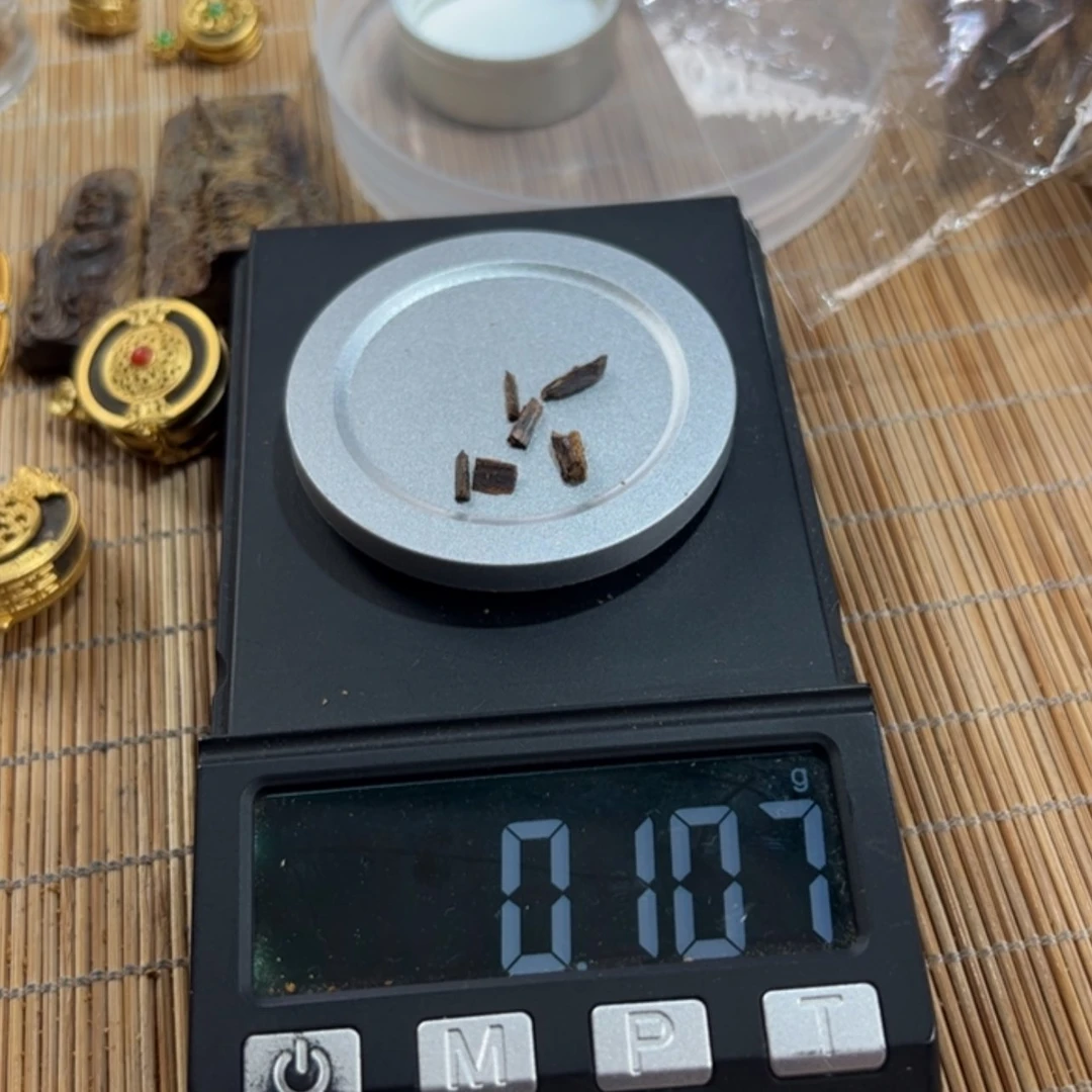 【闪购商品】香道类～****s奇楠碎料0.1克