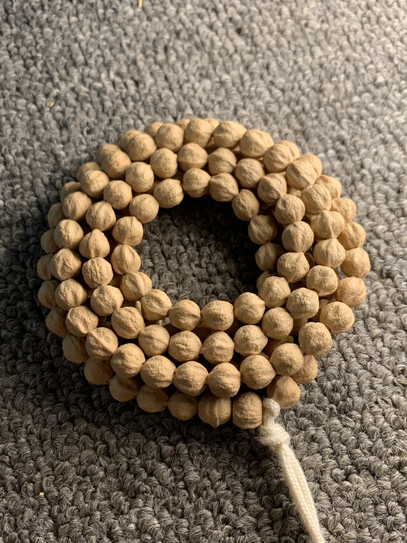 一款粉皮纯原装做工超规整的百香籽，皮质细腻，走色快盘完可玉化。