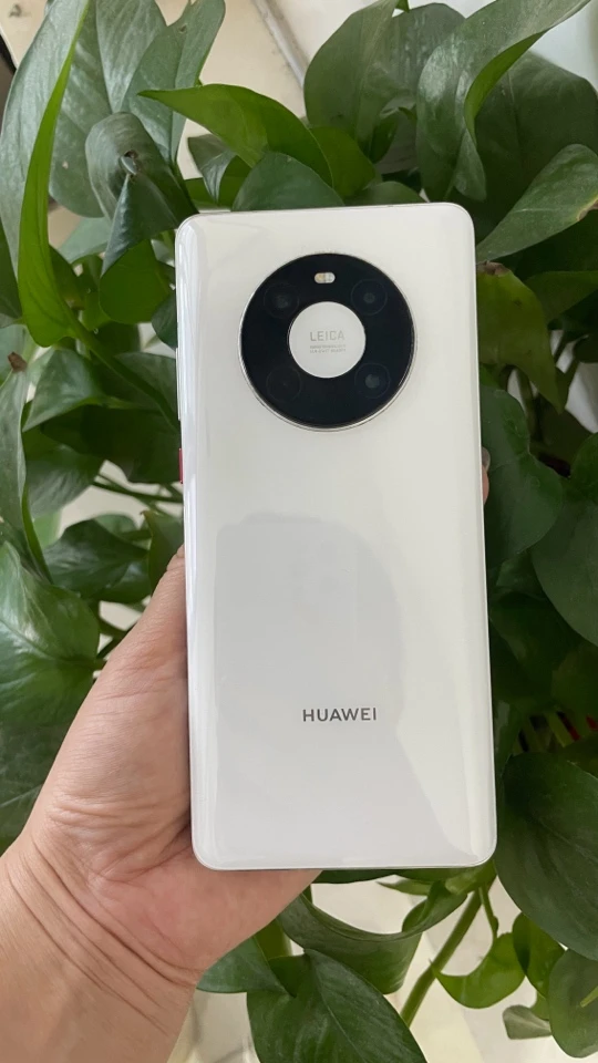 9新 Huawei/华为 华为  Mate 40  5G曲面屏旗舰手机 釉白色 二手