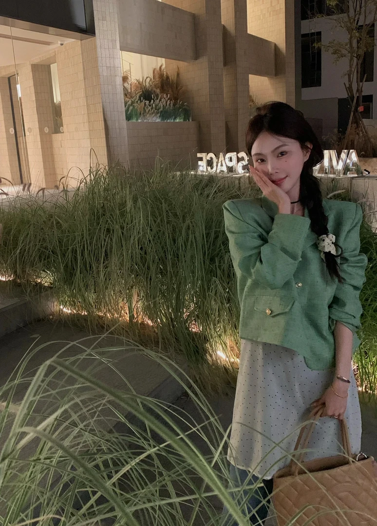 韩版chic波点吊带裙盐系穿搭2024春季新款绿色甜美秋季温柔