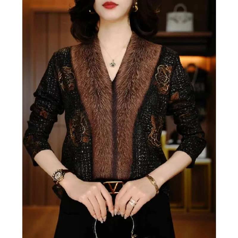 5497大码立体印花V领打底衫春秋新款百搭洋气妈妈装内搭小衫显瘦