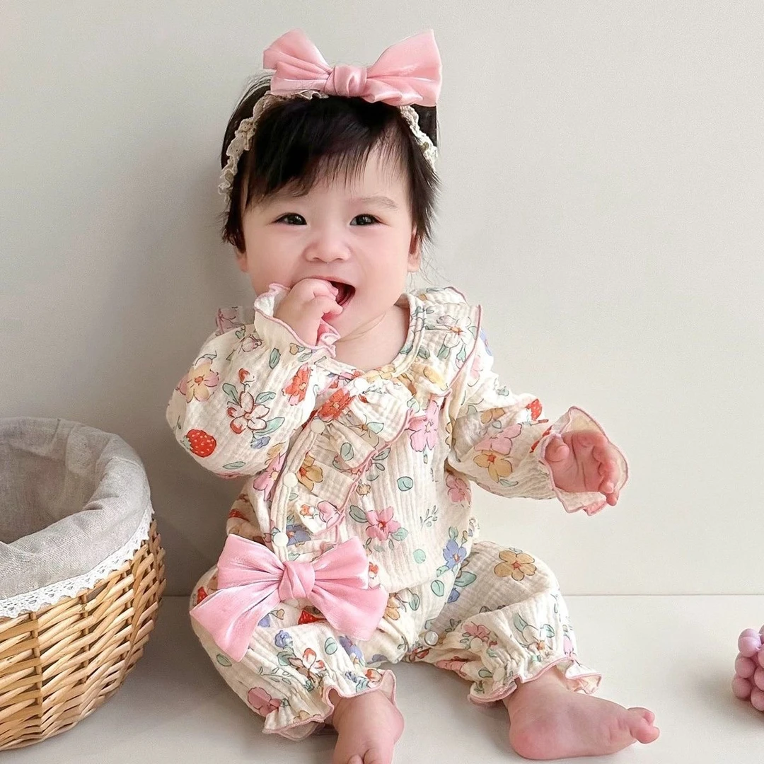 女宝碎花薄款长袖爬服,国风可爱哈衣外出新生儿百天衣服满月