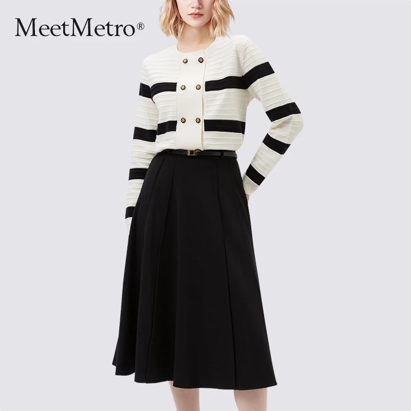 MeetMetro玛依尔2024秋款时尚套装撞色条纹针织衫黑色半身裙6902