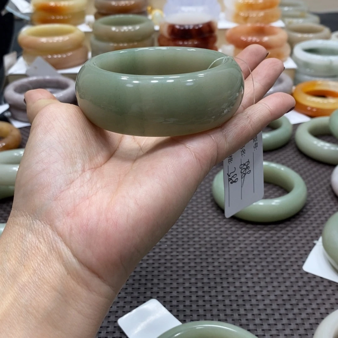 石英质玉手镯未镶嵌L****n