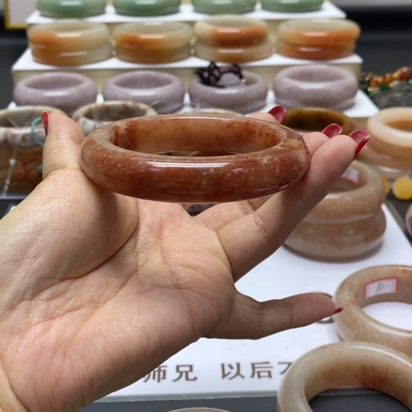 【闪购商品】石英质玉手镯未镶嵌千**月