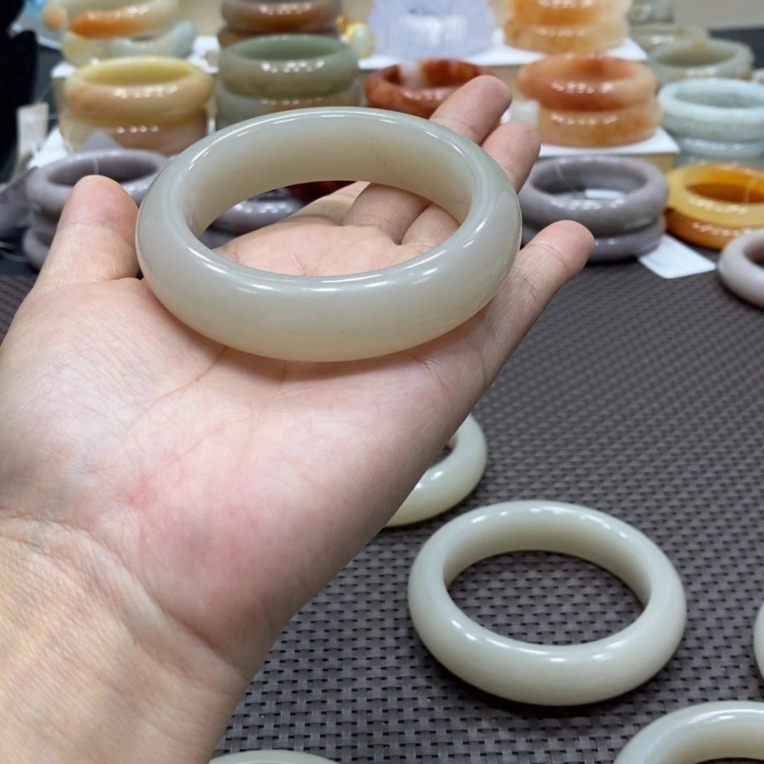 石英质玉手镯未镶嵌初*