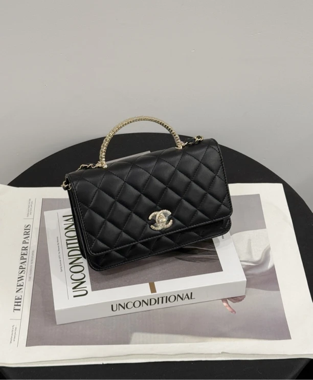 全新未使用 Chanel/香奈儿 24b水钻woc黑金 全套 拍下送中检