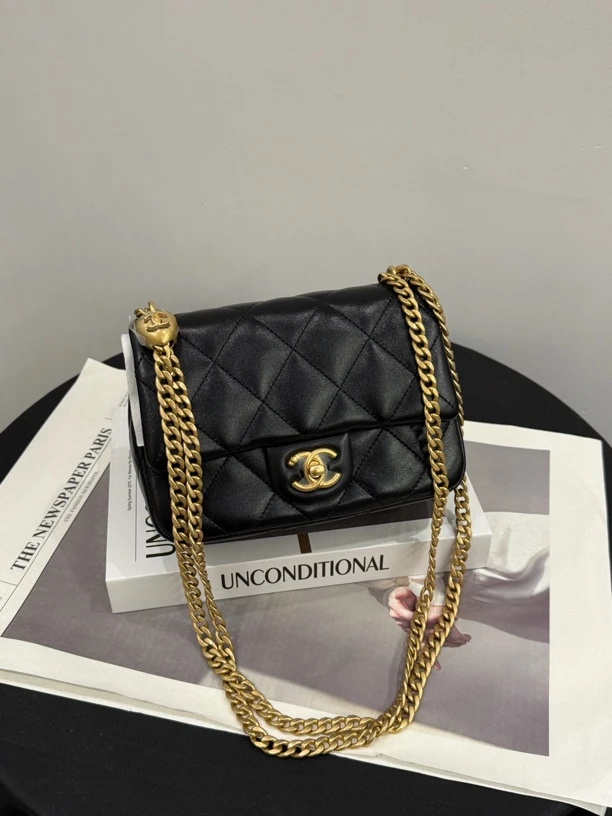 全新未使用 Chanel/香奈儿 25C爱心方胖子黑金20cm 全套 拍送检