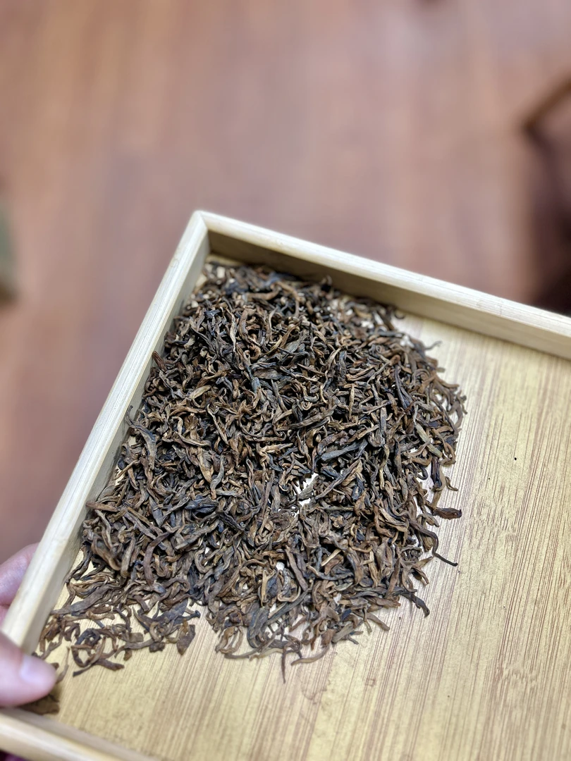 2003年老曼峨金芽散茶  100克/份  熟茶 以实物为准