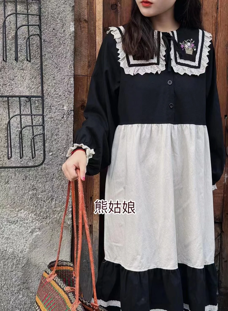 娜涧家熊海军领刺绣拼接连衣裙