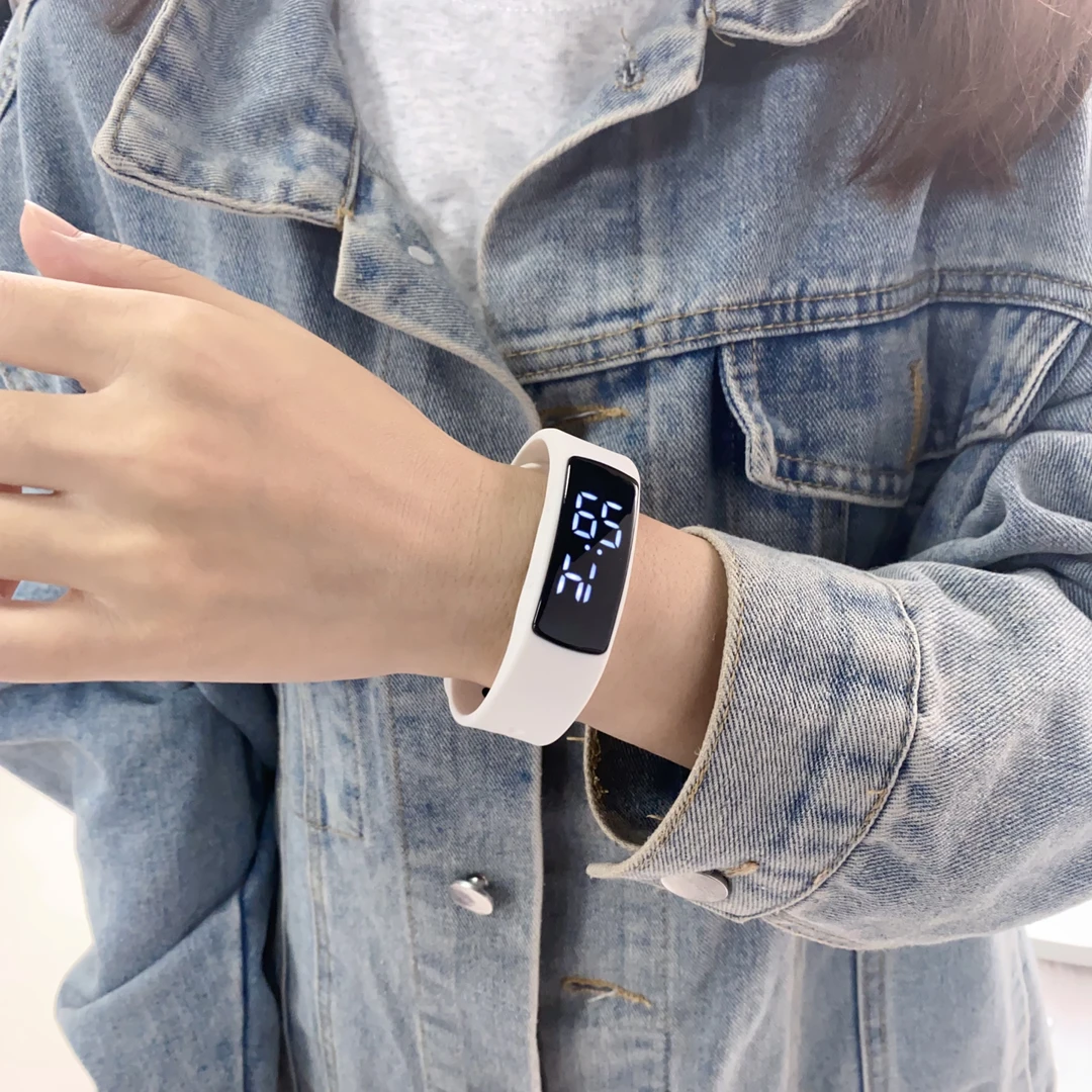 计步震动闹钟防水手环手表女款学生智能手环睡眠监测运动简约手表