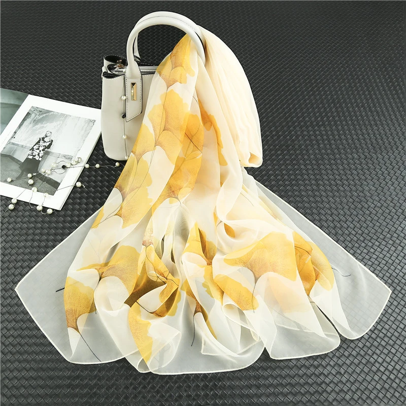 新款黄色银杏叶优柔纱丝巾披肩沙滩巾旅游度假防晒围巾拍照丝巾