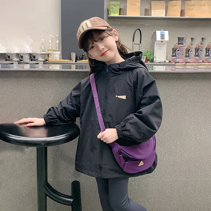 女童外套春秋款2025新款洋气童装女中大童春季儿童秋装加厚冲锋衣