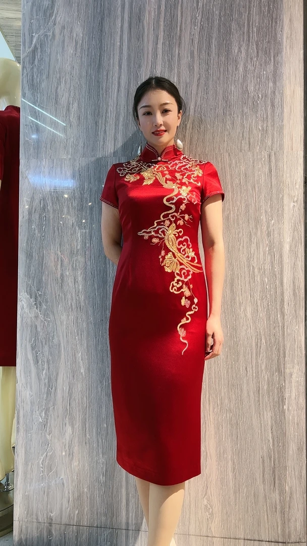 17672酒红色双色旗袍裙喜婆婆上台迎亲服装喜妈妈上台装
