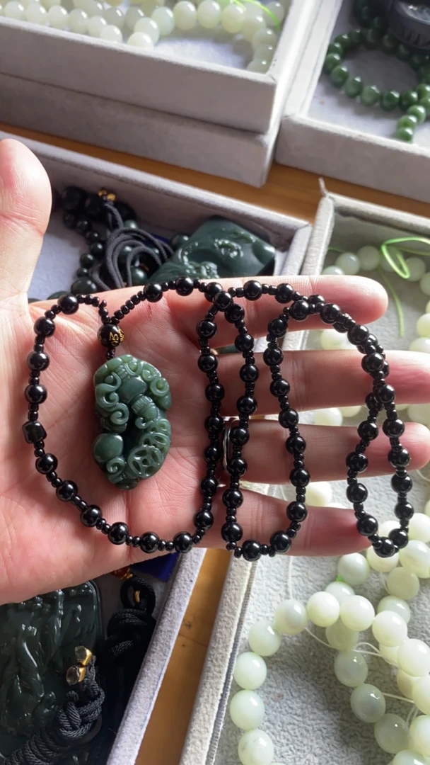 ｛新粉链接｝和田玉貔貅吊坠（赠链子）