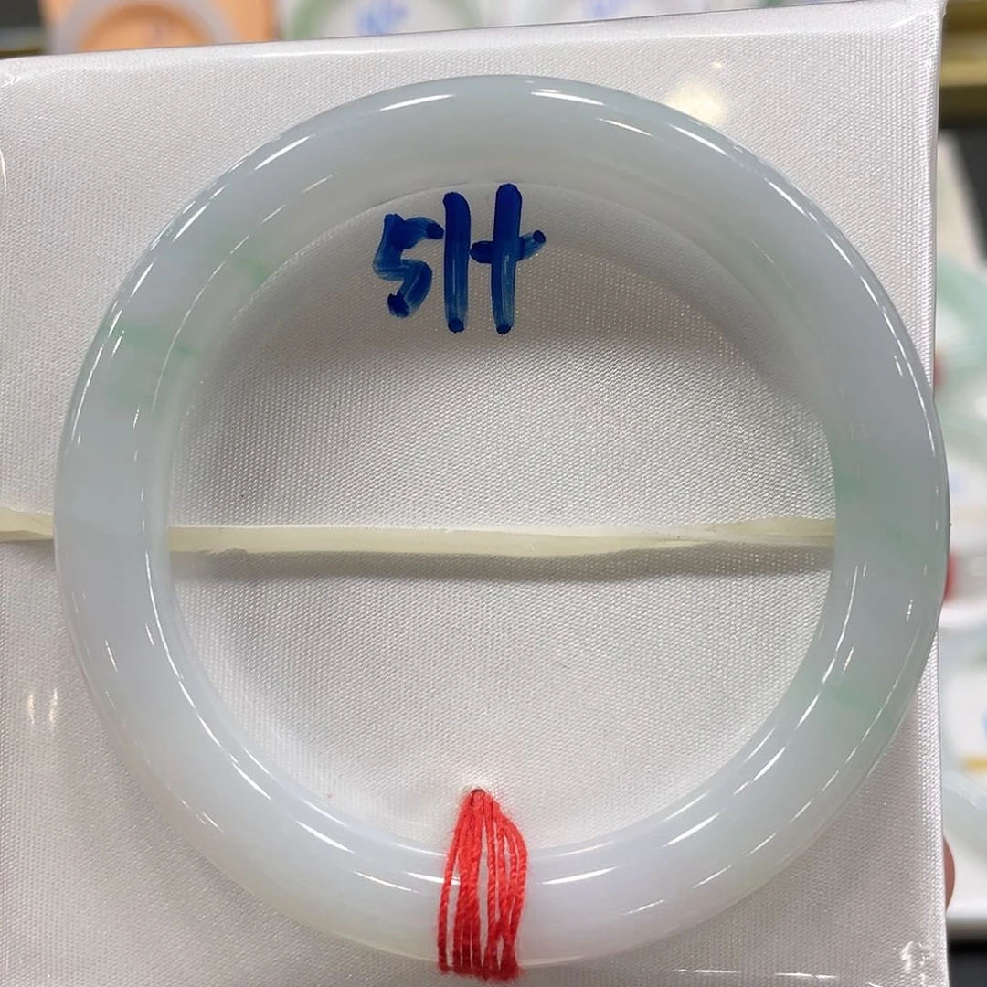 翡翠手镯未镶嵌翡翠手镯