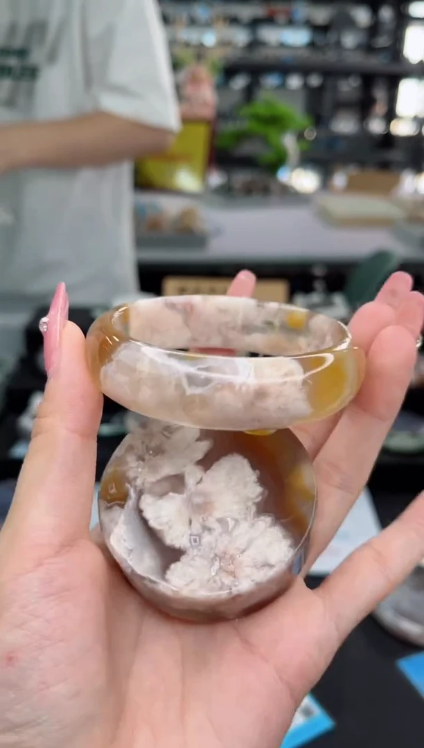 【闪购商品】石英质玉手镯未镶嵌58圈口（赠品镯心）3447434