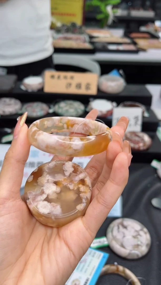 【闪购商品】石英质玉手镯未镶嵌52圈口（赠品镯心）3441217