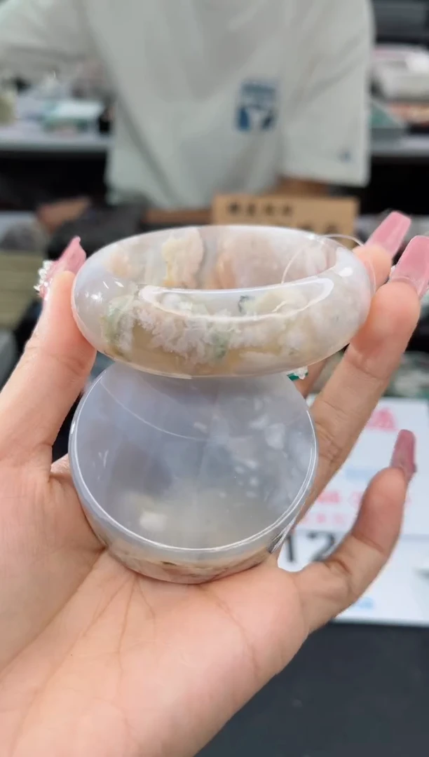 【闪购商品】石英质玉手镯未镶嵌56圈口（不退不换）1539051
