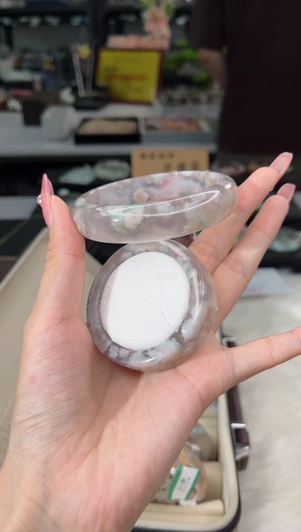 【闪购商品】石英质玉手镯未镶嵌58圈口（赠品镯心）8S8361049